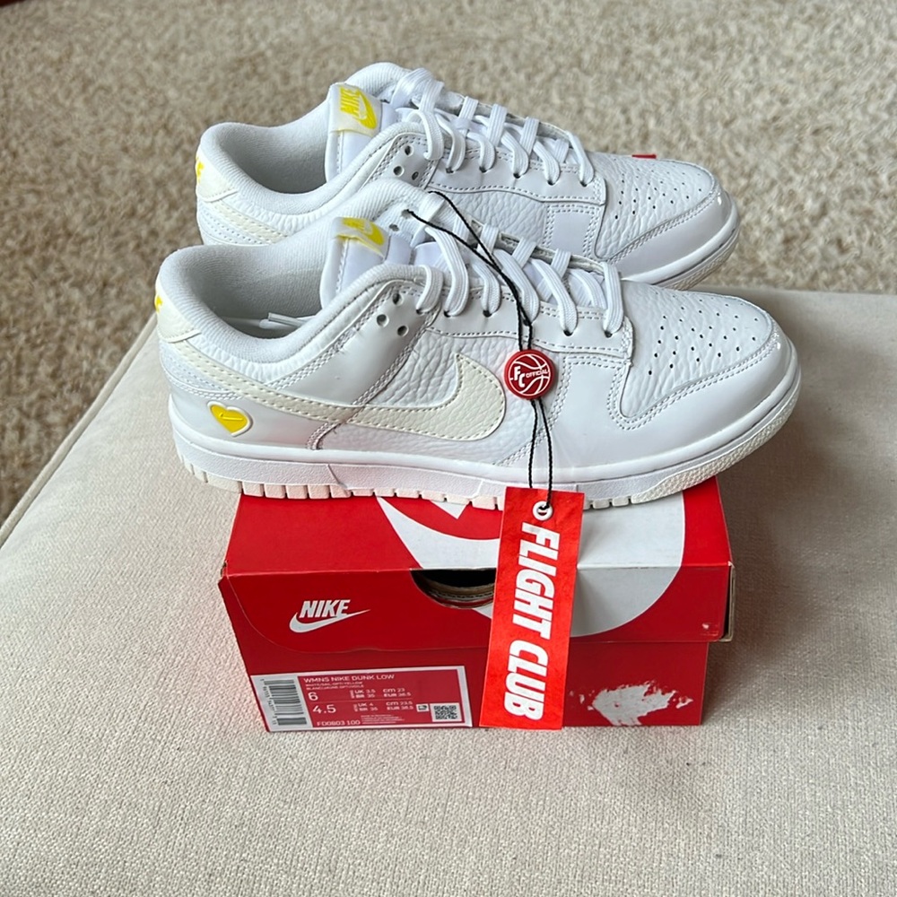 New! Nike Women's Dunk Low Valentine's Day Yellow Heart FD0803-100 NWOB